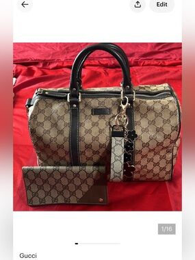 Authentic GUCCI Duffle Bag GG  Leather/wallet  Gucci Vintage Wallet/ small spot!